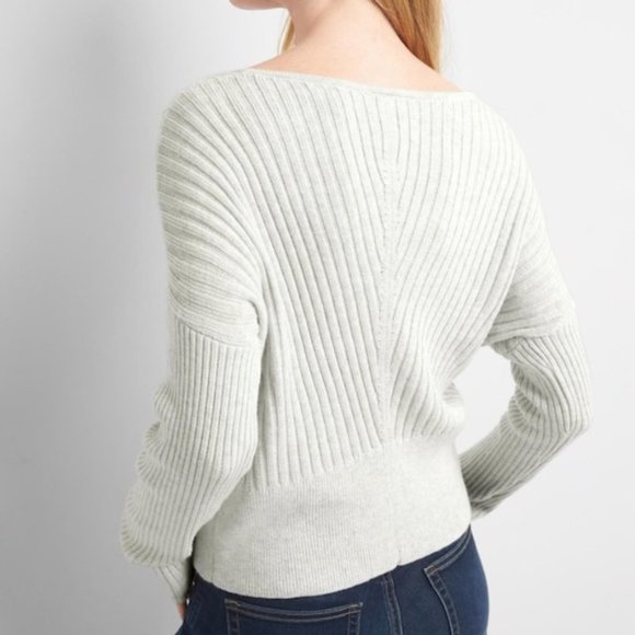 NWT GAP Ribbed V-Neck Sweater - Picture 5 of 5